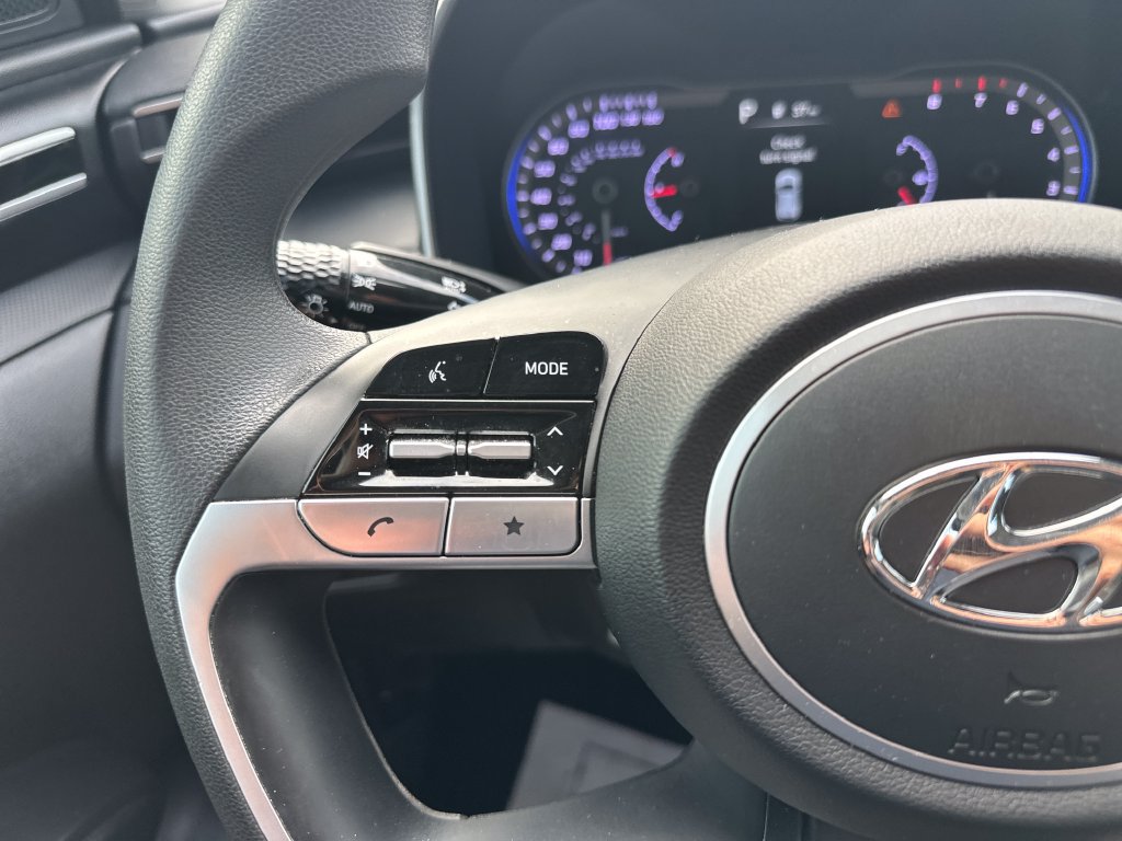 Used 2023 Hyundai Tucson SE AWD/4WD image 10