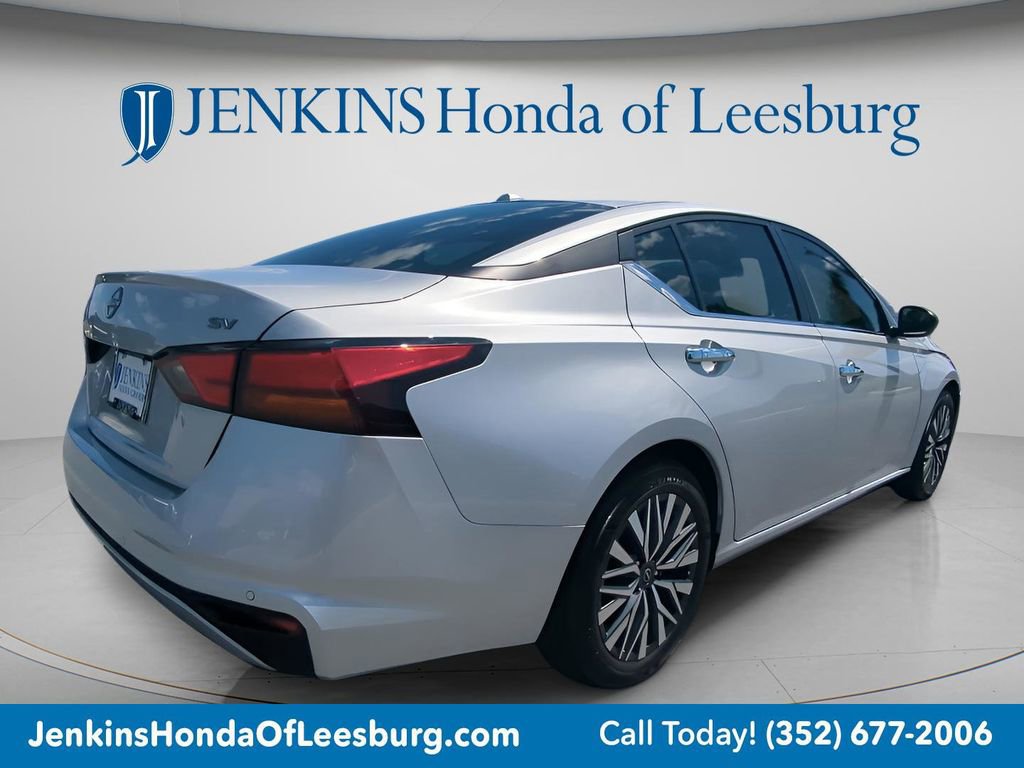 Used 2024 Nissan Altima 2.5 SV image 4