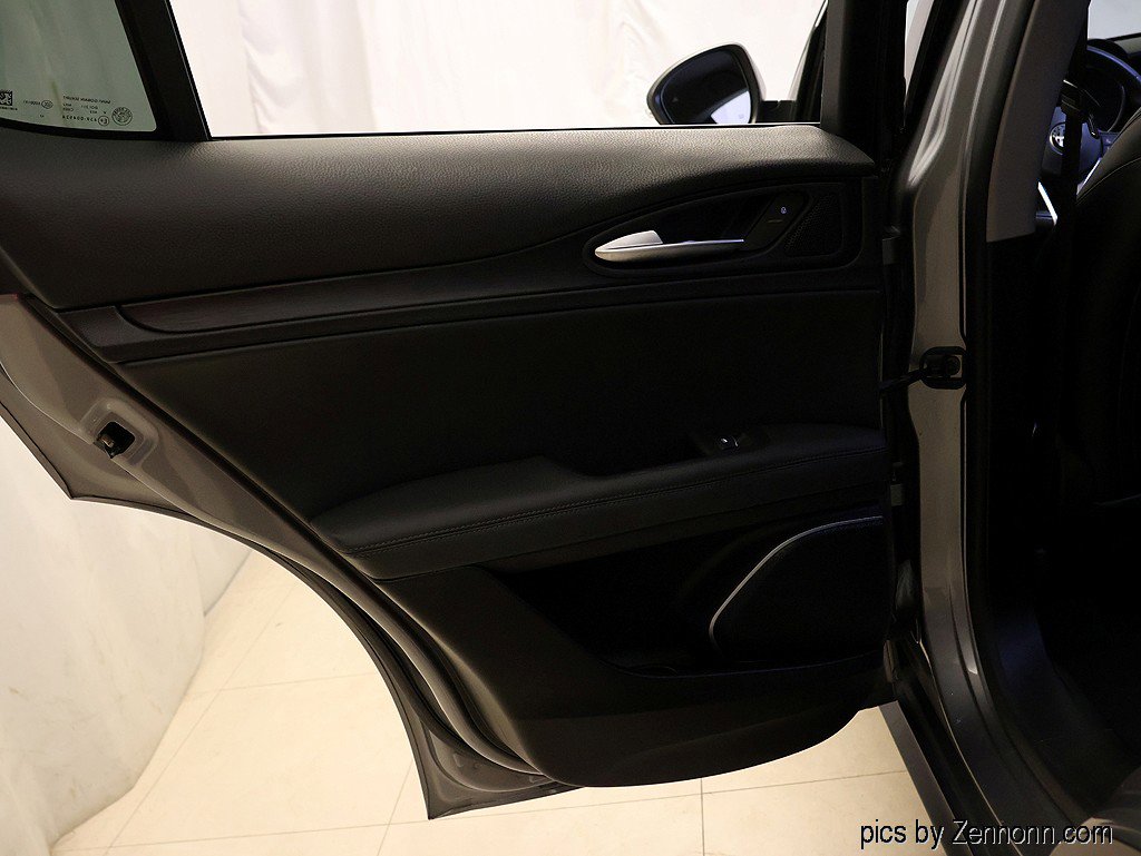 Used 2018 Alfa Romeo Stelvio AWD image 25