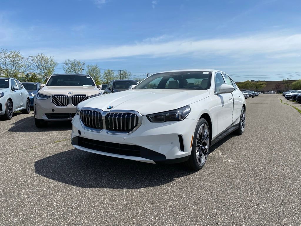 New 2026 BMW 530i xDrive AWD/4WD image 1