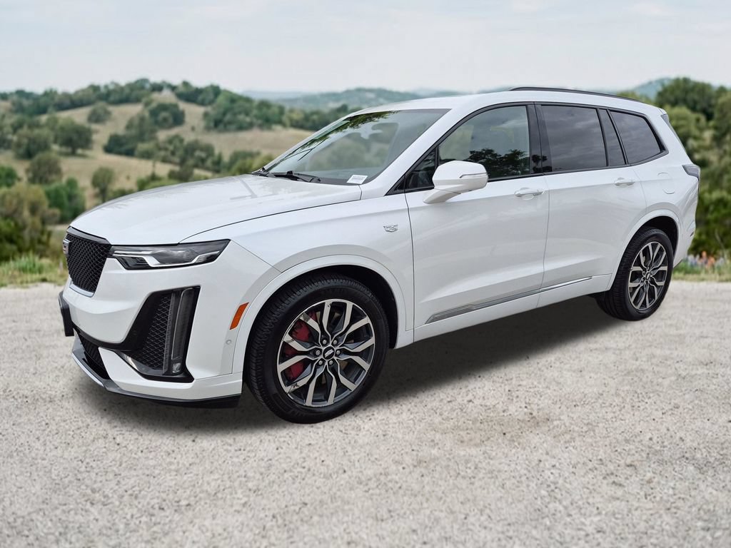 Used 2023 Cadillac XT6 Sport w/ Technology Package AWD/4WD image 3