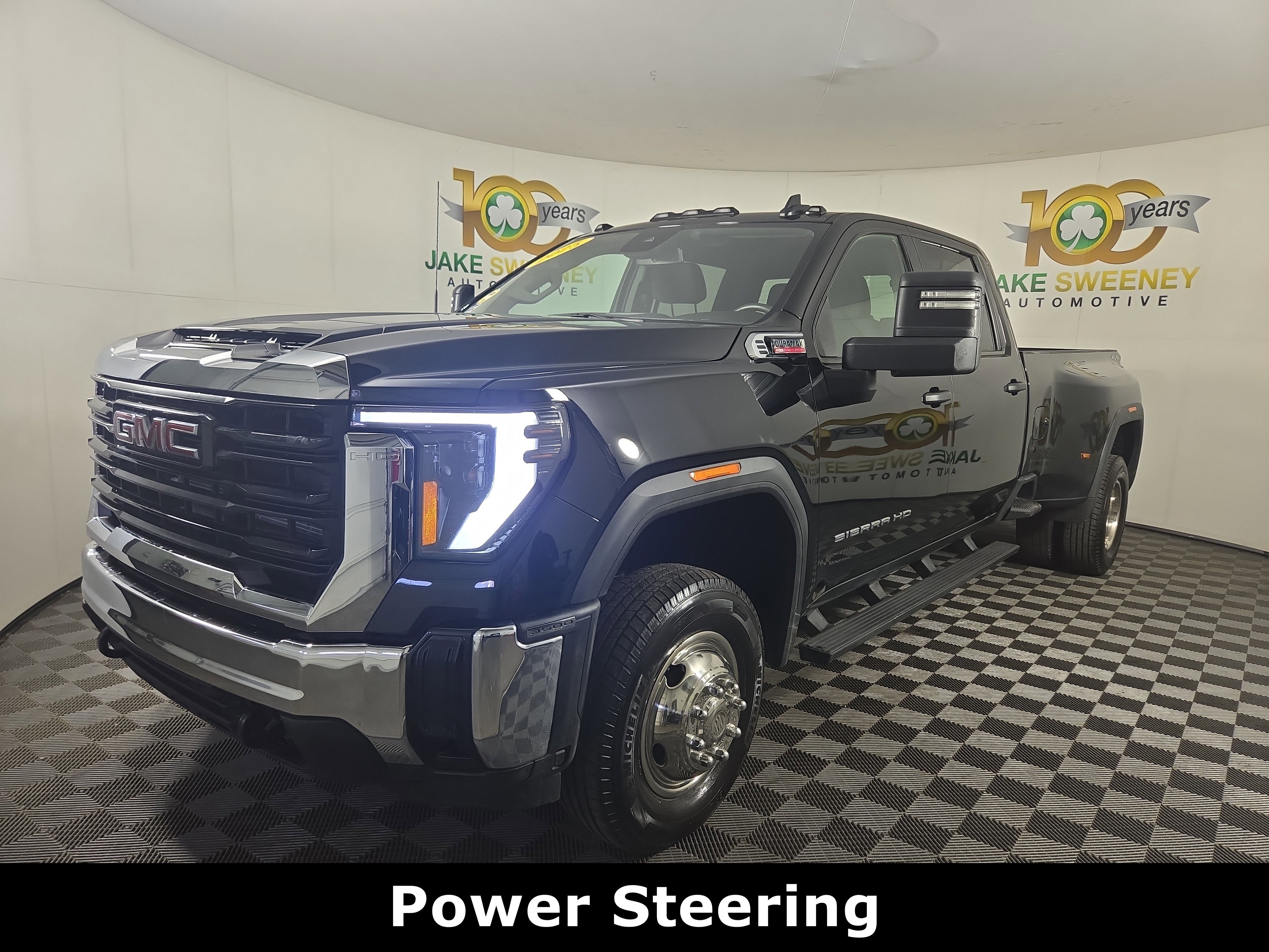 Certified 2025 GMC Sierra 3500 Pro AWD/4WD image 3