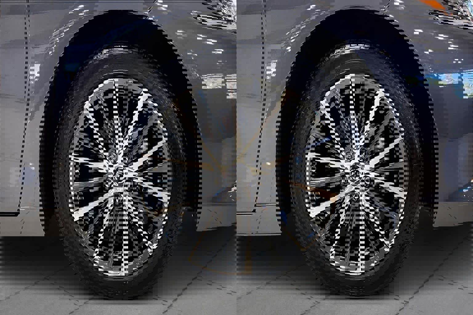 Used 2025 Lexus ES 300h w/ Premium Package image 10