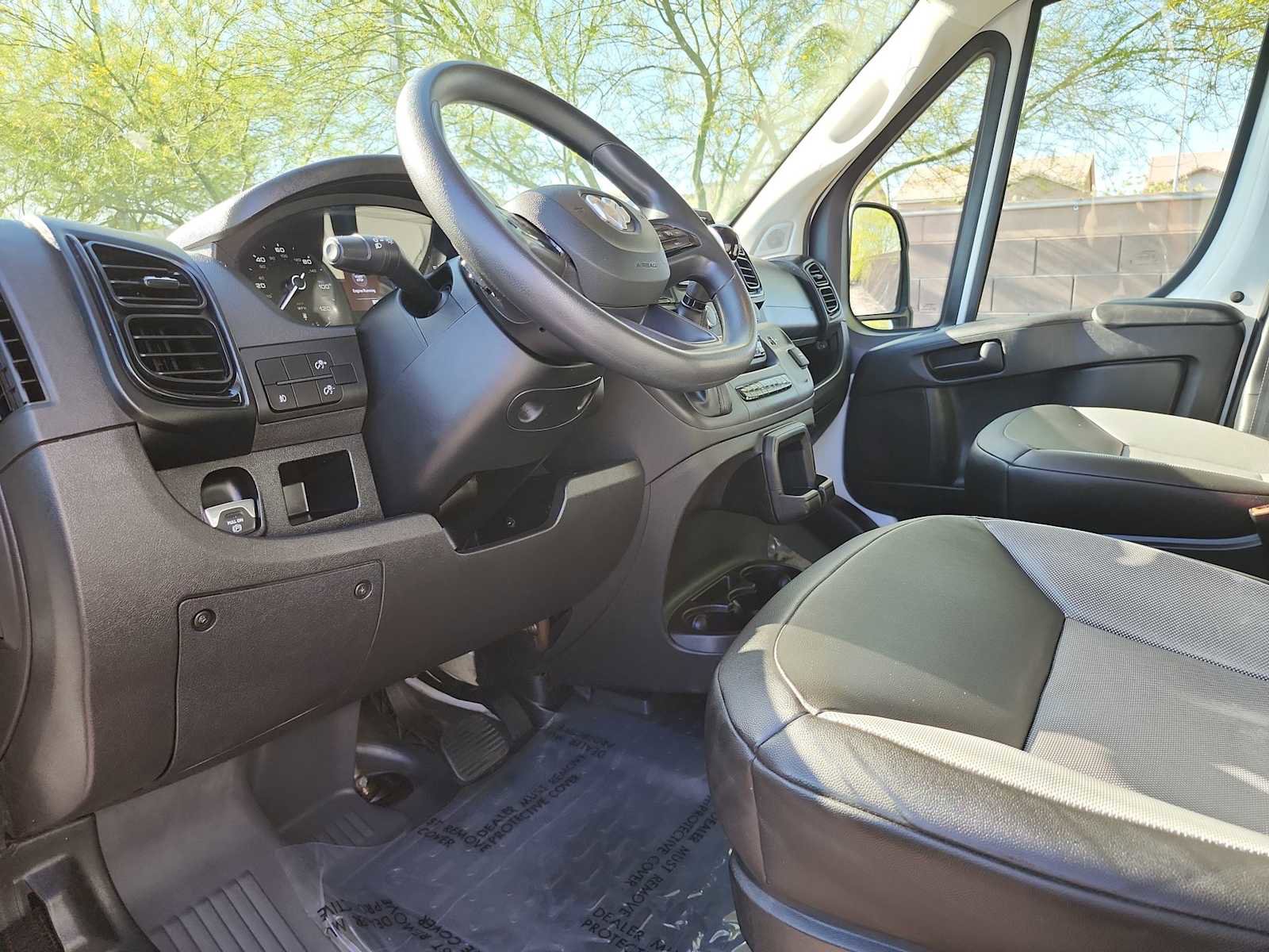 Used 2025 RAM ProMaster 2500 w/ Convenience Group FWD image 10