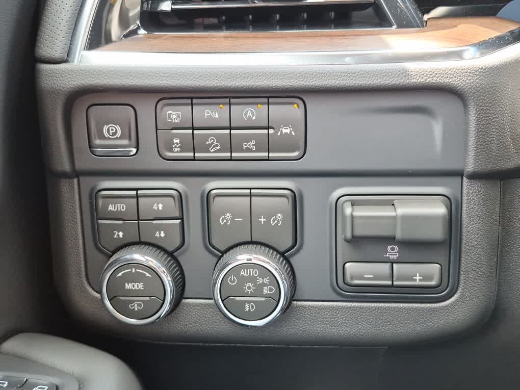 New 2026 Chevrolet Suburban High Country AWD/4WD image 20