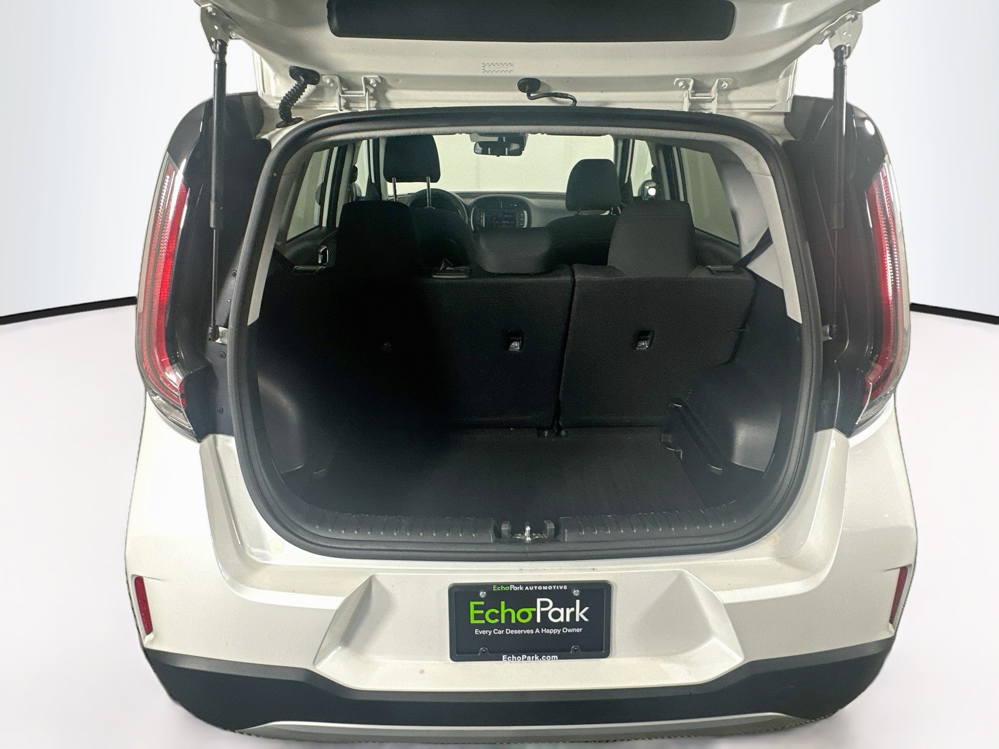 Used 2025 Kia Soul LX w/ LX Technology Package FWD image 27