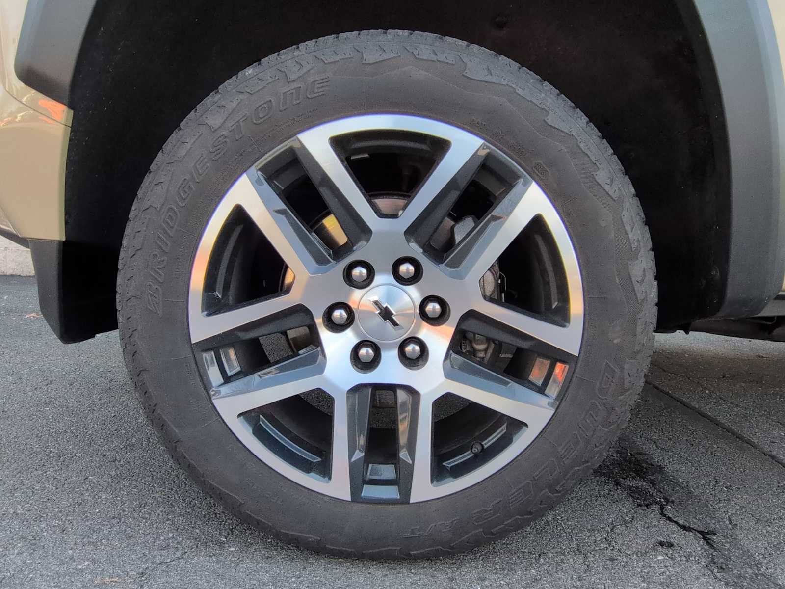 Used 2023 Chevrolet Colorado Z71 w/ Z71 Convenience Package 2 AWD/4WD image 14