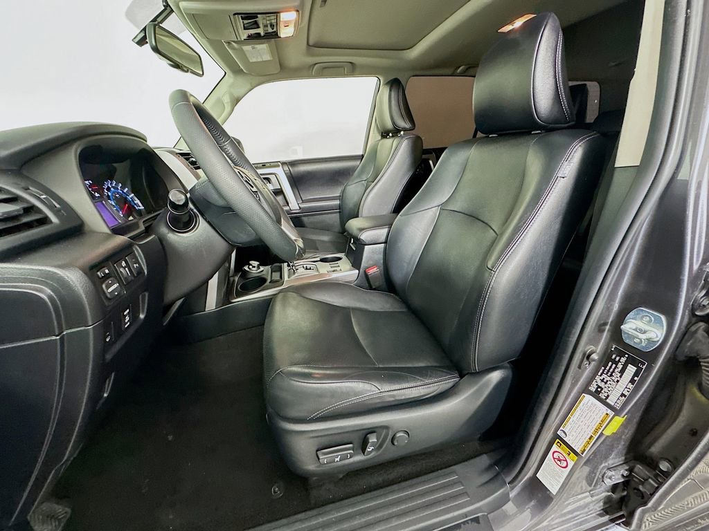 Used 2018 Toyota 4Runner Limited AWD/4WD image 20