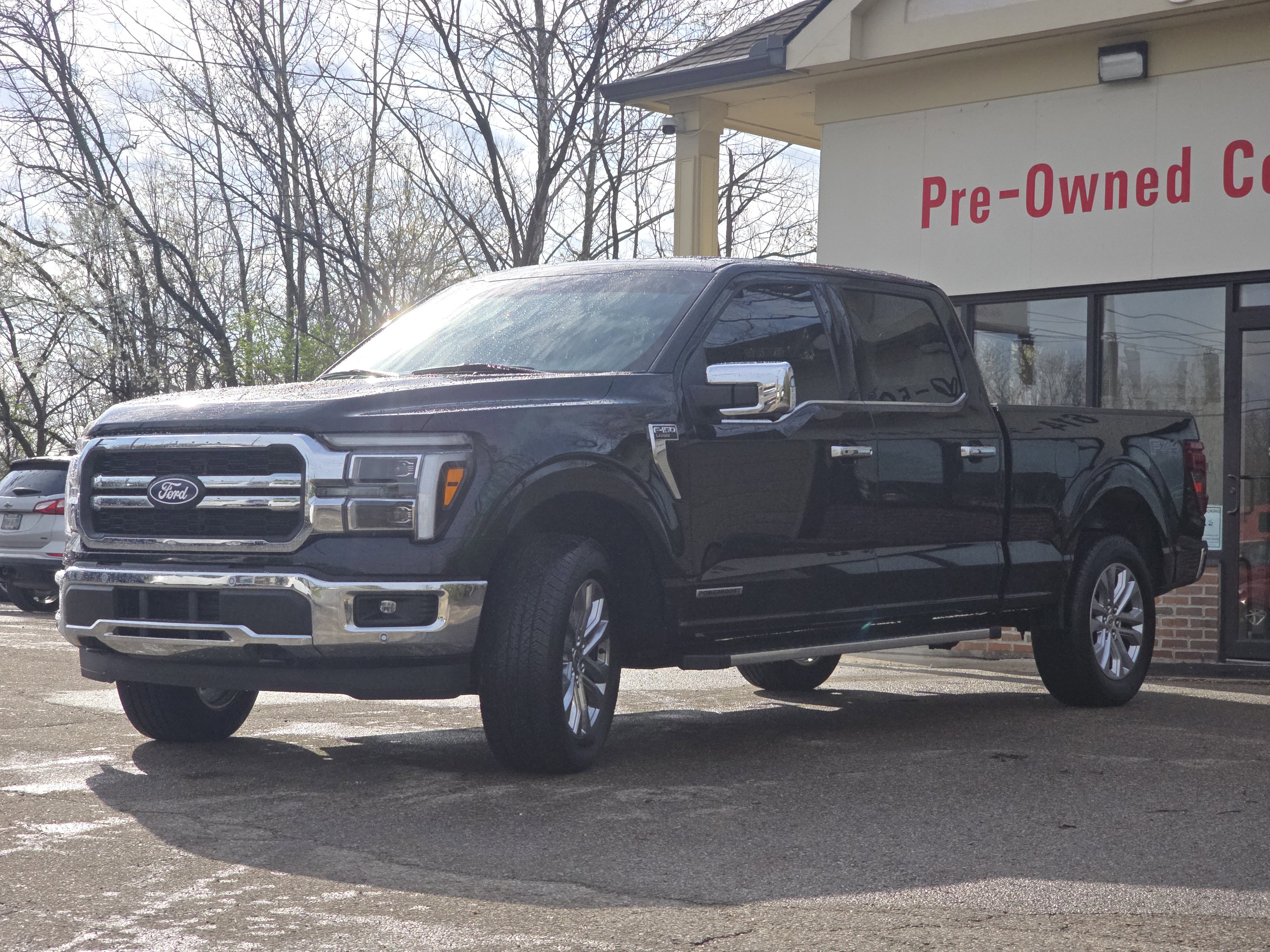 Used 2025 Ford F150 Lariat w/ Equipment Group 502A High image 3