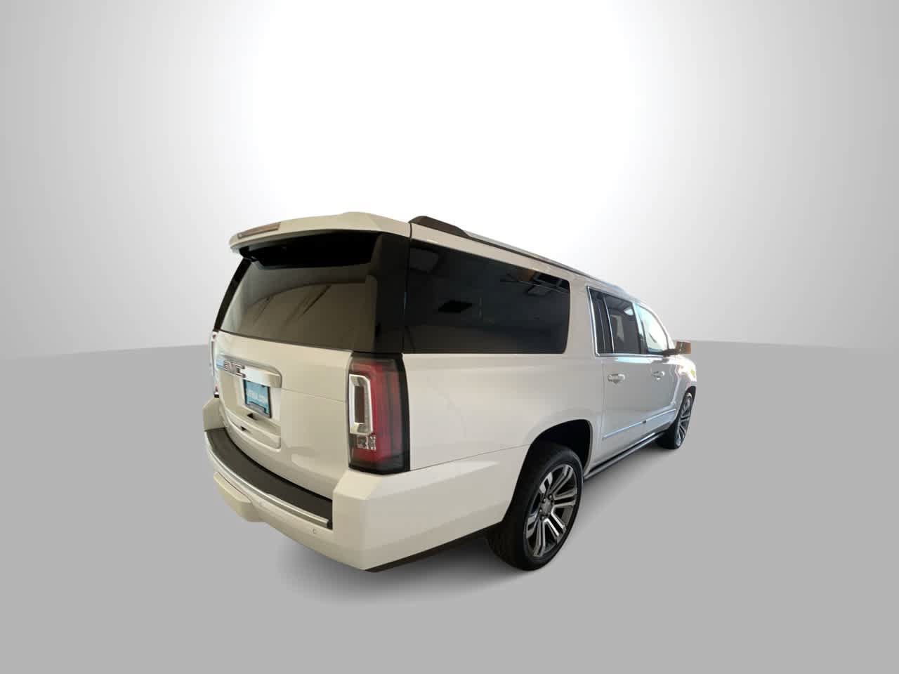 Used 2019 GMC Yukon XL Denali w/ Denali Ultimate Package AWD/4WD image 8