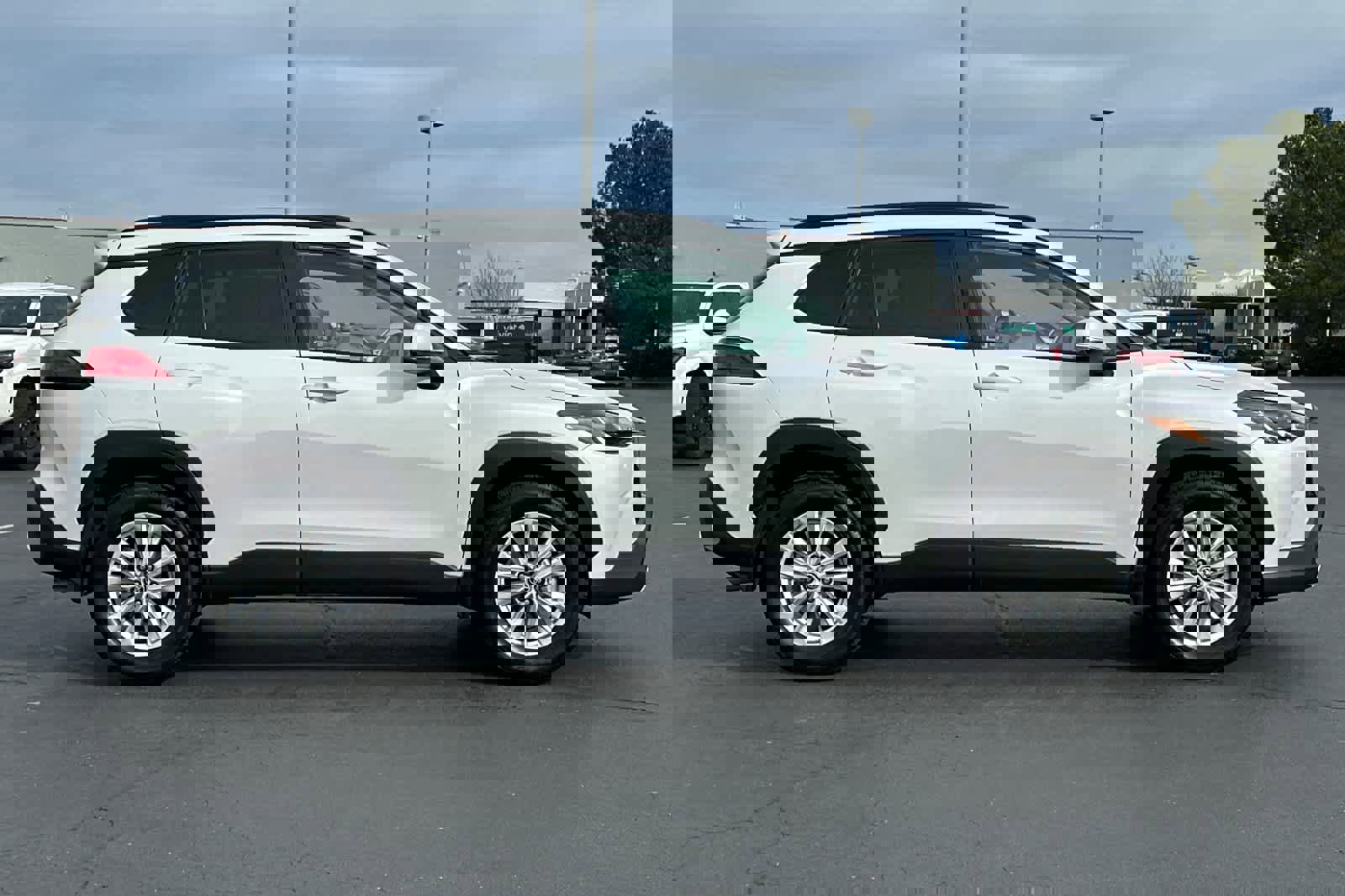 Certified 2022 Toyota Corolla Cross LE image 6