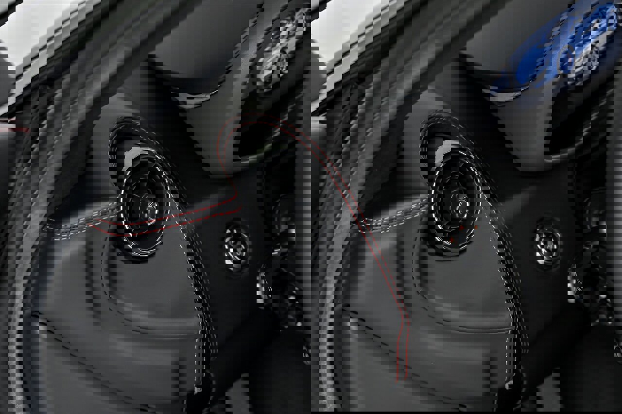 Used 2020 McLaren 570S Spider image 26