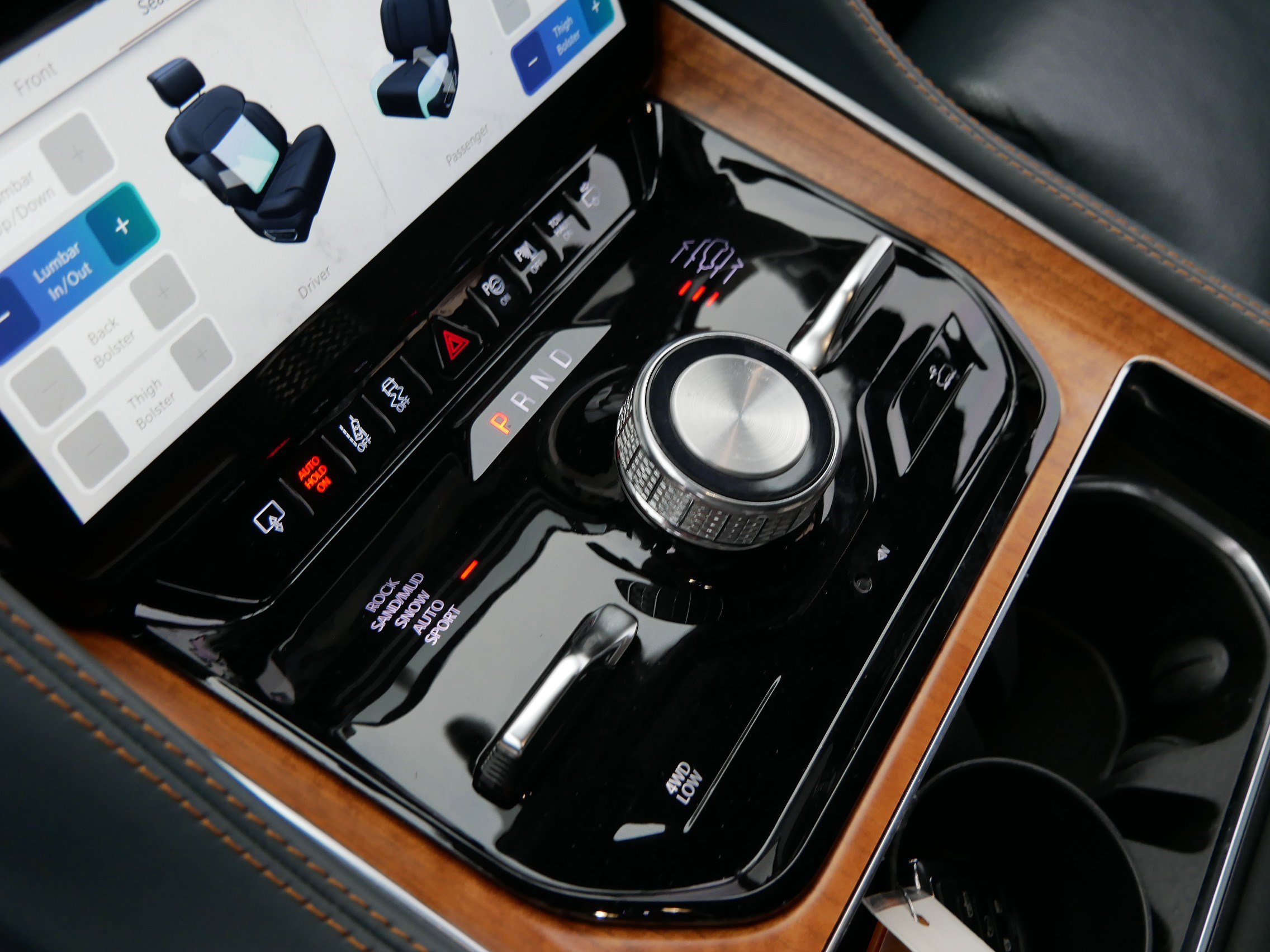 Used 2022 Jeep Grand Wagoneer Series III w/ Rear Seat Video Group 1 image 24