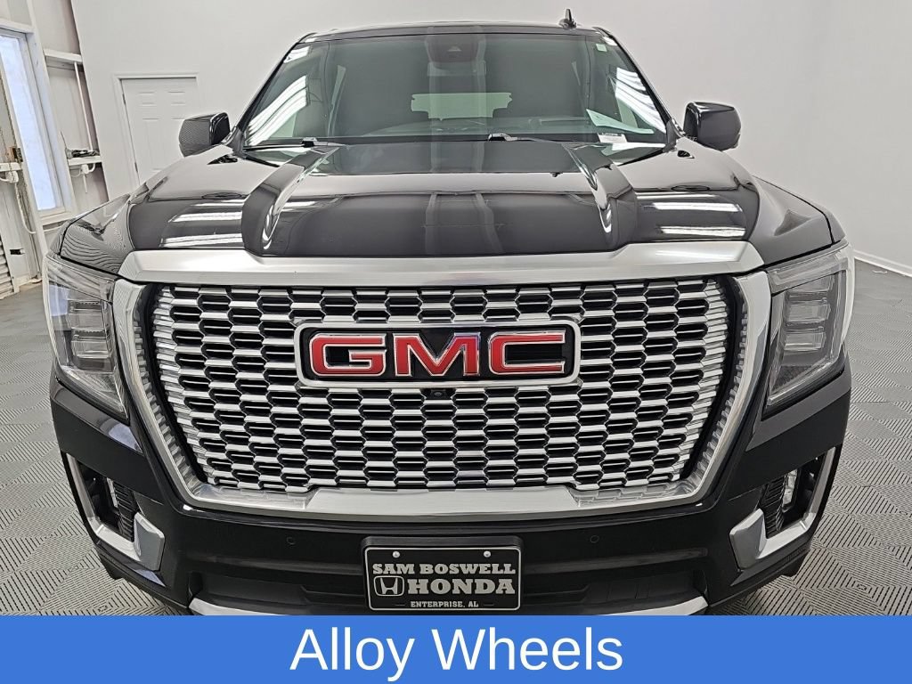 Used 2023 GMC Yukon XL Denali AWD/4WD image 3