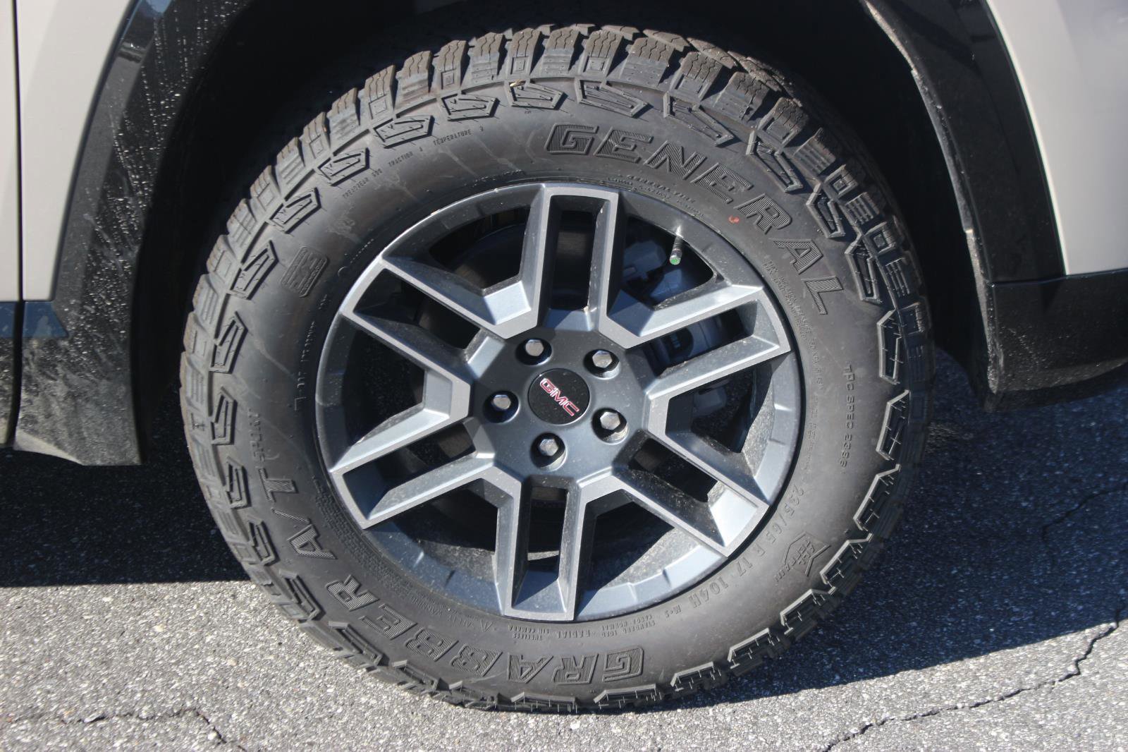 New 2026 GMC Terrain AT4 w/ Convenience Package III image 9