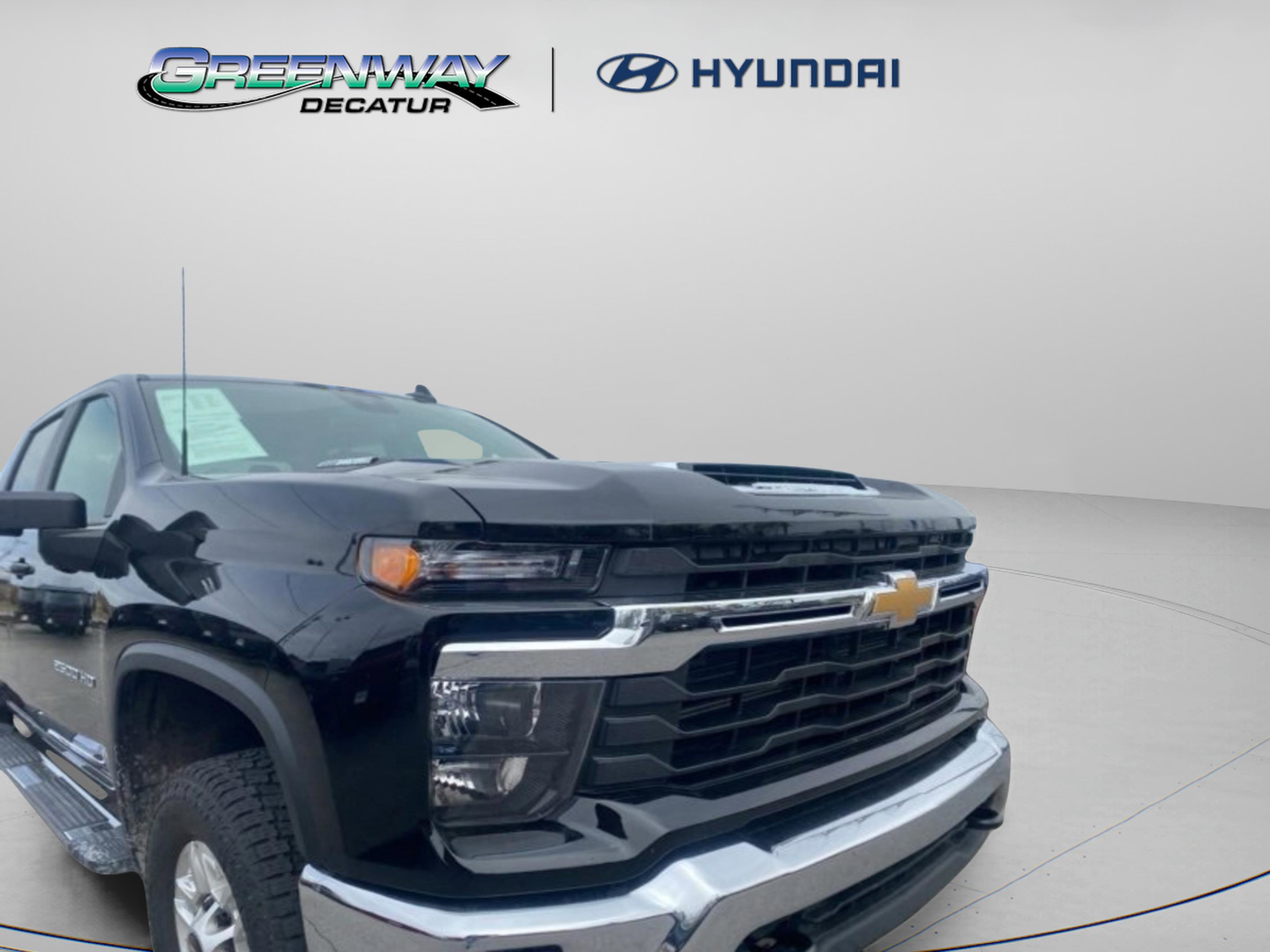 Used 2025 Chevrolet Silverado 2500 LT w/ Convenience Package AWD/4WD image 7