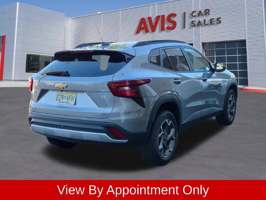 Used 2025 Chevrolet Trax LT w/ LT Convenience Package FWD image 6