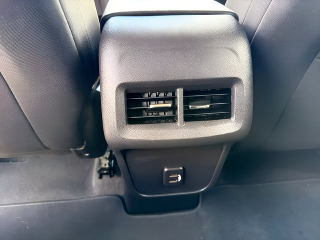 Used 2023 Chevrolet Equinox LT AWD/4WD image 22