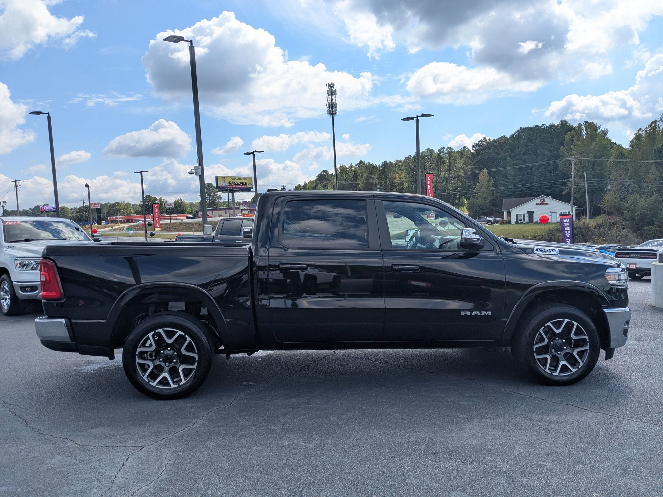 Used 2025 RAM 1500 Laramie image 4