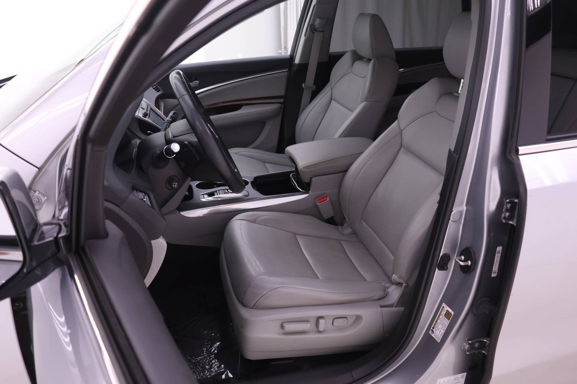 Used 2018 Acura MDX SH-AWD w/ Technology Package image 4