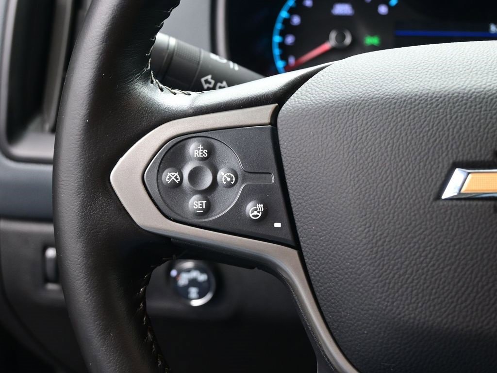 Used 2022 Chevrolet Colorado Z71 w/ Z71 Midnight Edition image 2