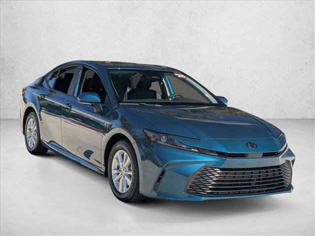 Used 2025 Toyota Camry LE image 3
