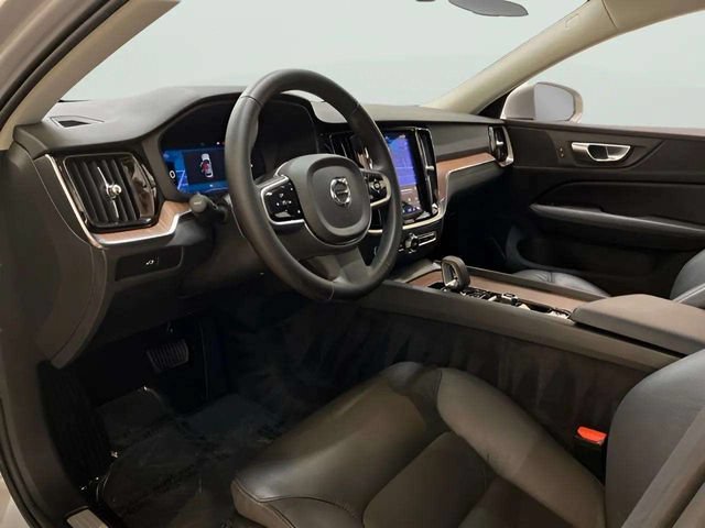 Used 2025 Volvo V60 B5 Cross Country Plus AWD/4WD image 19