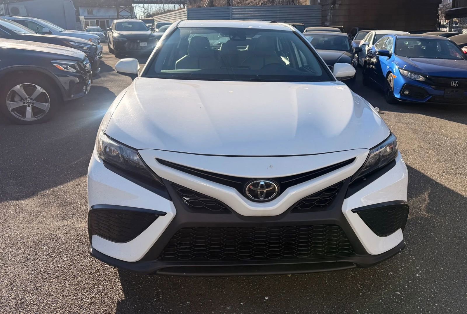 Used 2021 Toyota Camry SE FWD image 2