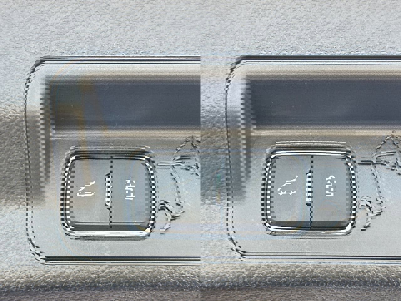 Certified 2023 Ford Explorer XLT w/ Equipment Group 202A AWD/4WD image 21