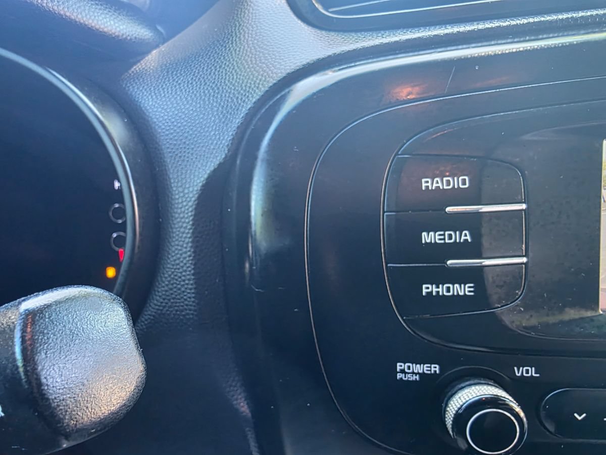 Used 2016 Kia Soul + FWD image 26