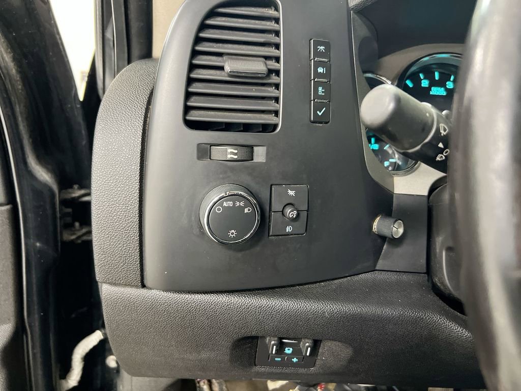 Used 2007 Chevrolet Silverado 2500 LT w/ 2LT Convenience Package image 17