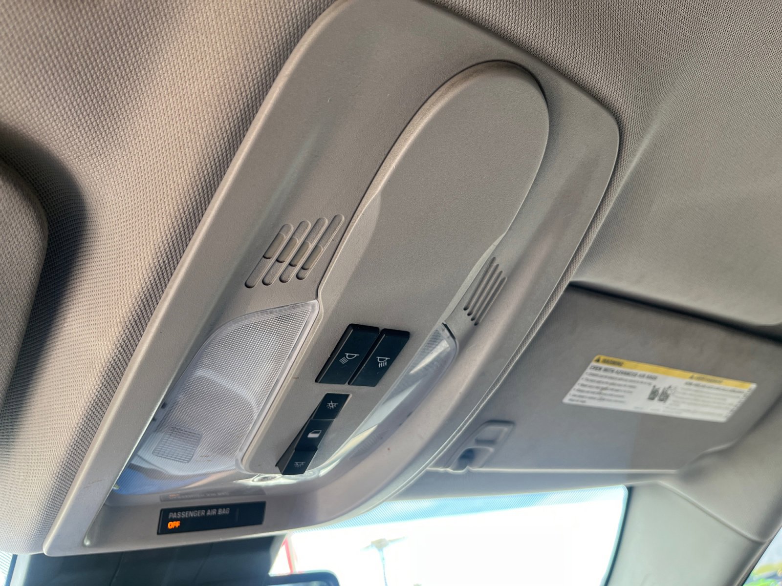 Used 2017 Chevrolet Equinox LT w/ Convenience Package image 32