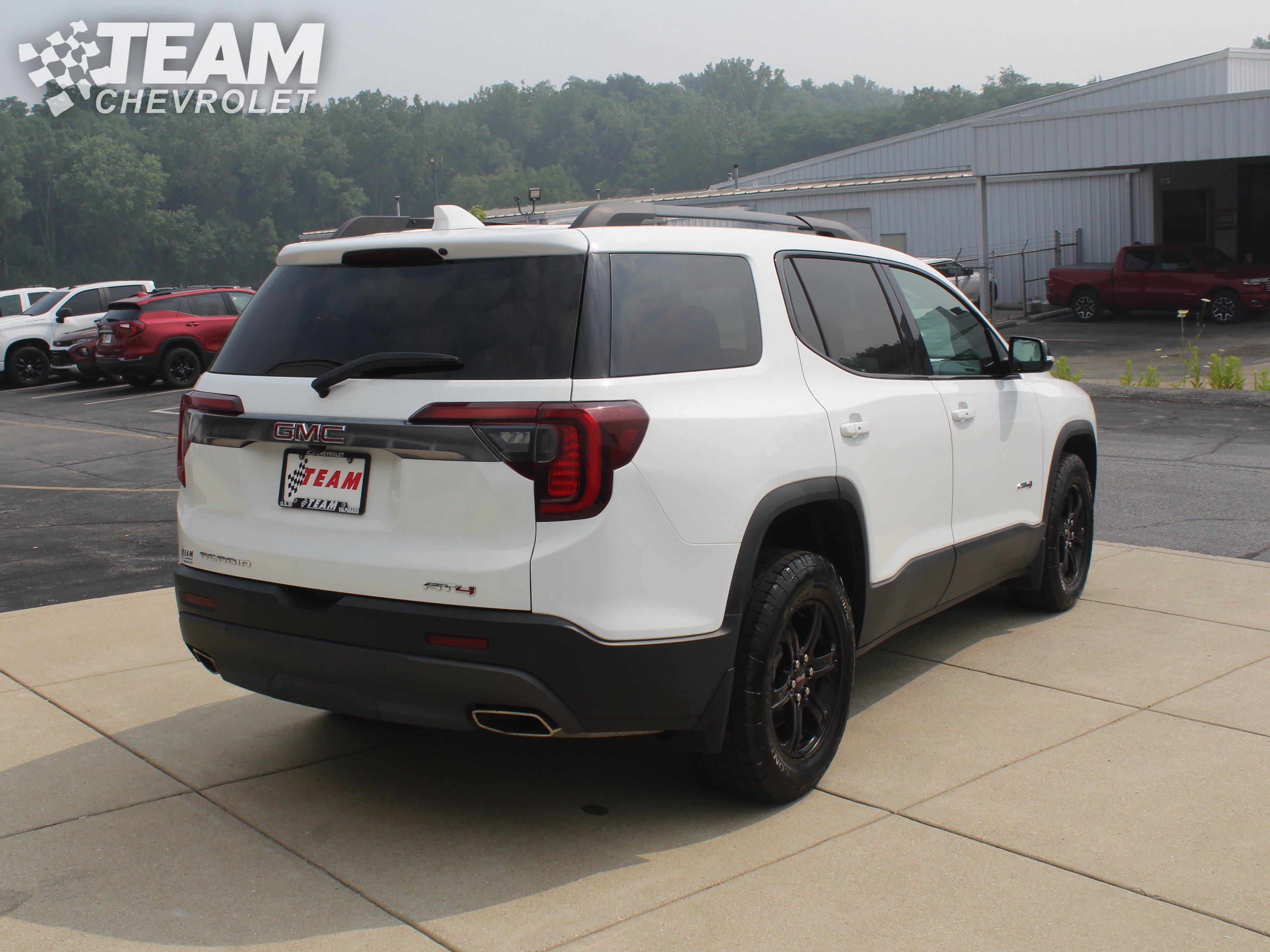 Used 2023 GMC Acadia AT4 AWD/4WD image 4