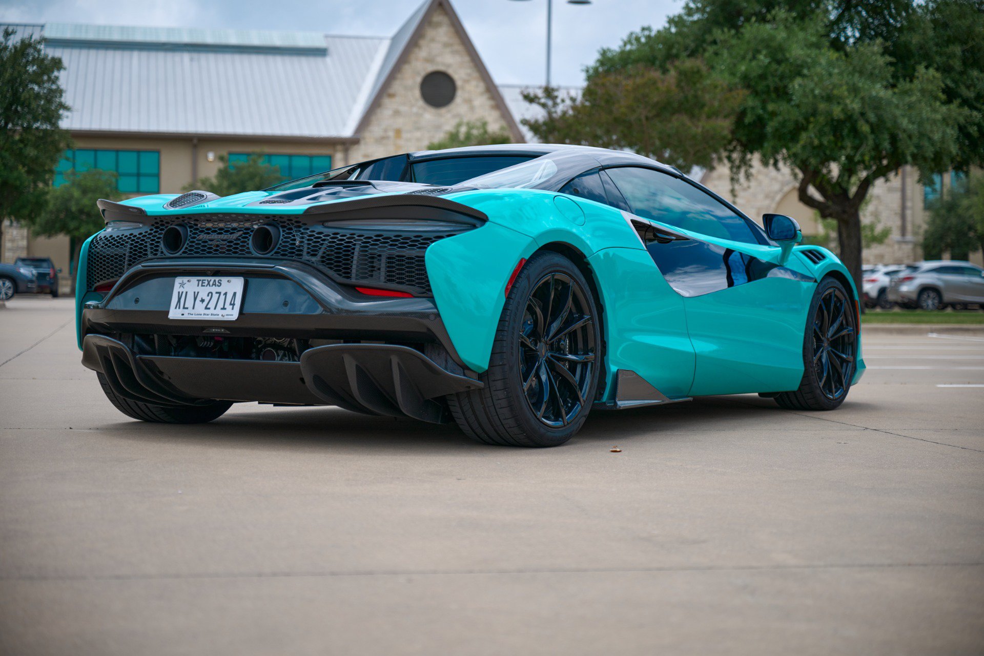 Used 2025 McLaren Artura Spider RWD image 9