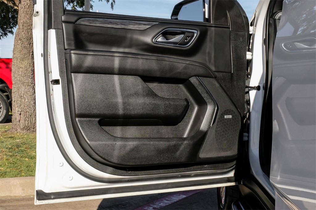 Used 2022 GMC Yukon XL SLT image 44