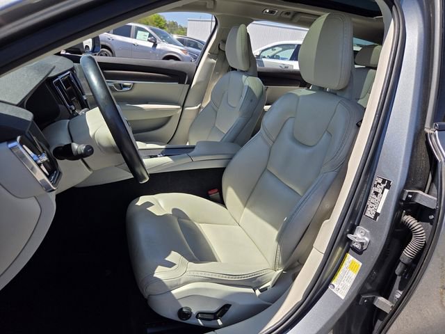 Used 2017 Volvo V90 T6 Cross Country image 8