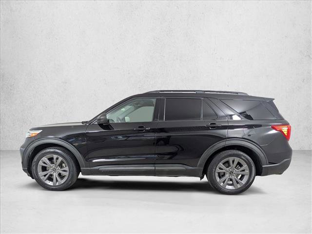 Used 2021 Ford Explorer XLT w/ Equipment Group 202A image 2