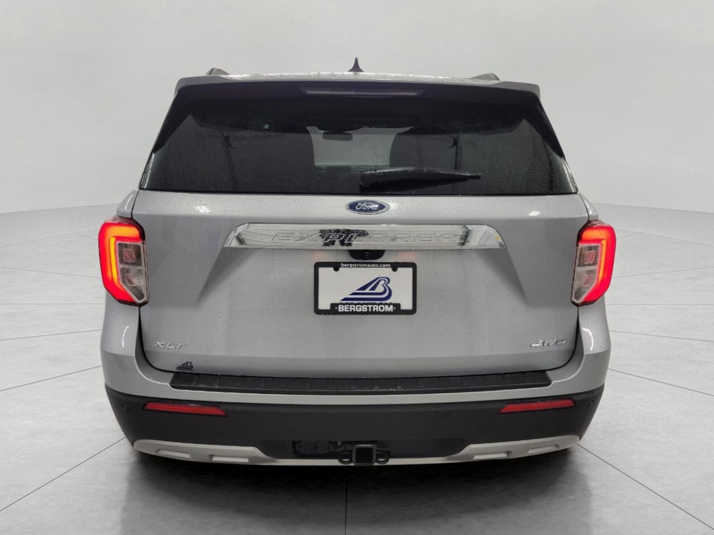 Used 2023 Ford Explorer XLT w/ Equipment Group 202A AWD/4WD image 28