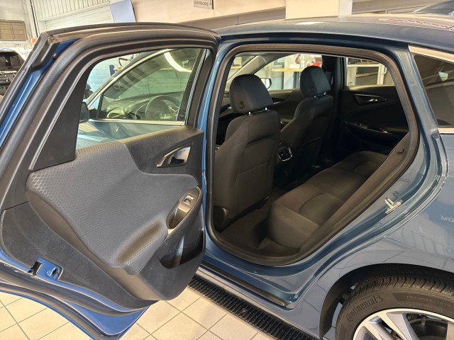 Used 2025 Chevrolet Malibu LT image 25