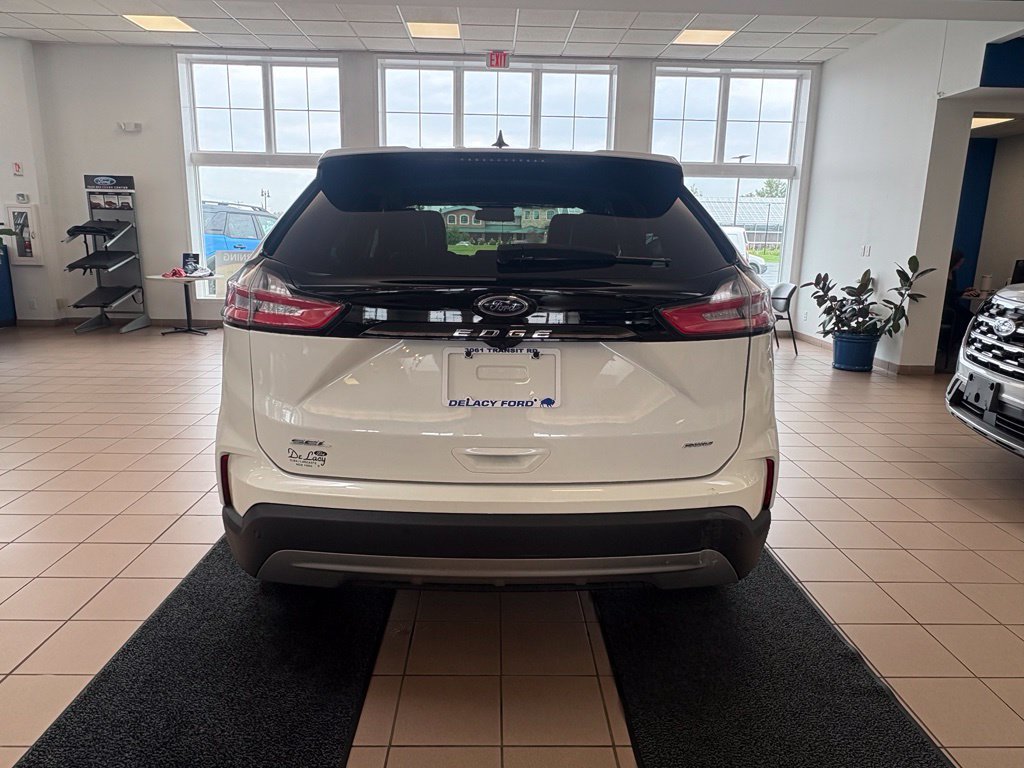 Used 2023 Ford Edge SEL AWD/4WD image 4