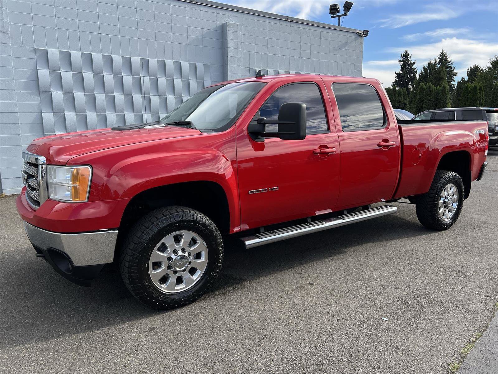Used 2011 GMC Sierra 2500 SLE w/ SLE Preferred Package image 1