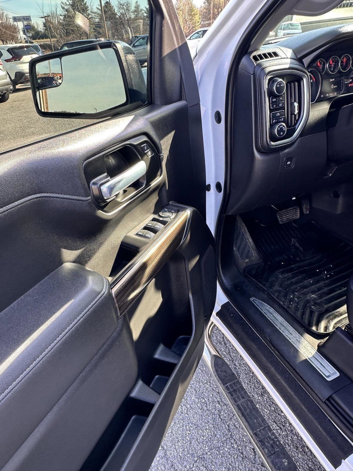 Used 2021 Chevrolet Silverado 1500 LT image 11