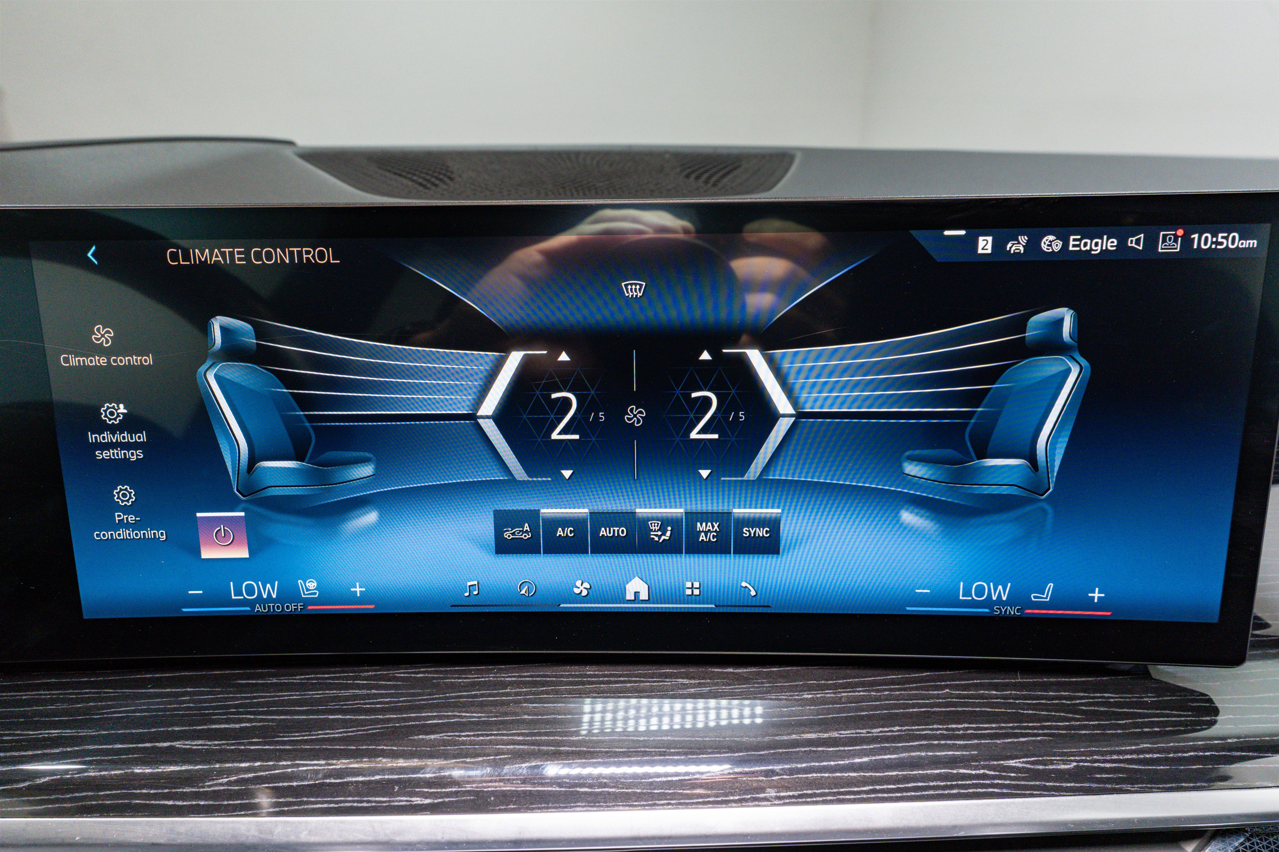 Used 2024 BMW X7 xDrive40i w/ M Sport Package image 22