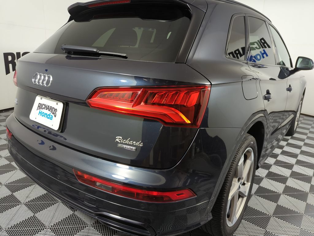 Used 2020 Audi Q5 2.0T Titanium Premium Plus w/ Premium Plus Package AWD/4WD image 5