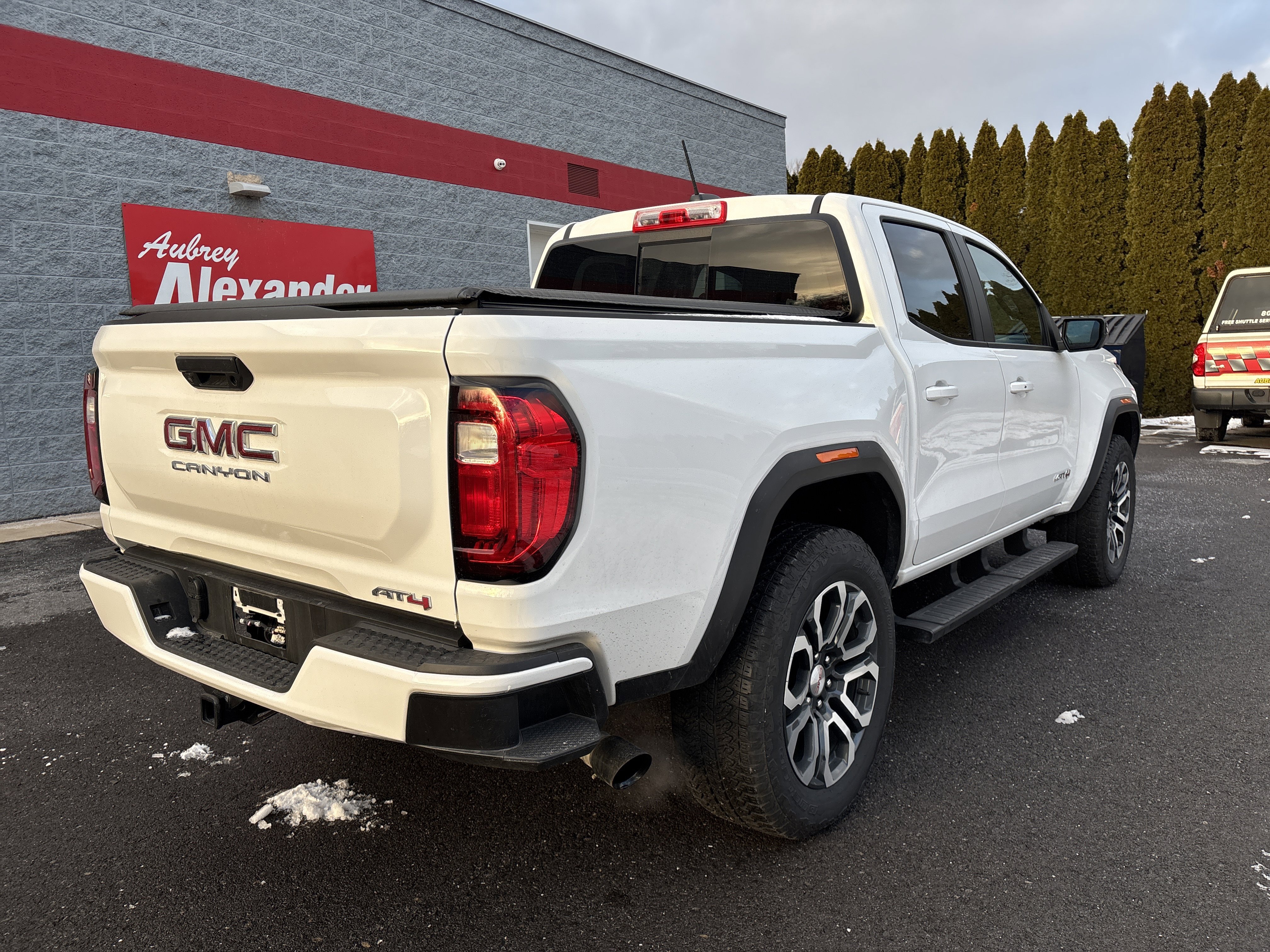 Used 2024 GMC Canyon AT4 image 3