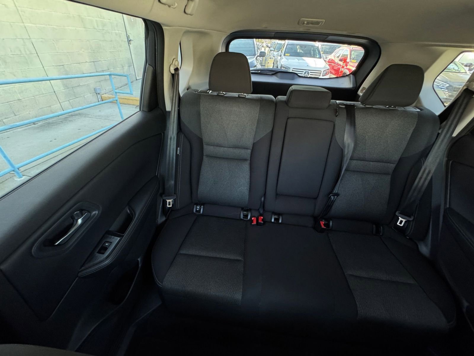 Used 2025 Nissan Rogue SV FWD image 41