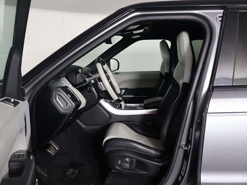 Used 2022 Land Rover Range Rover Sport SVR image 36