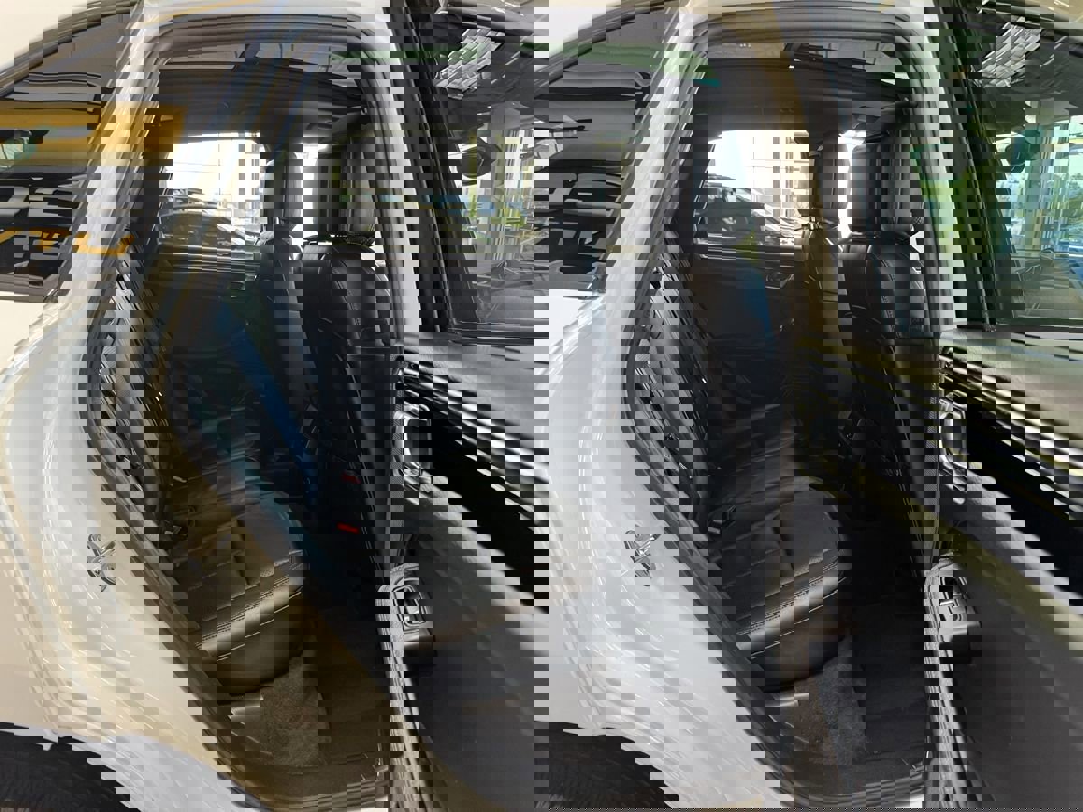 Used 2015 Porsche Macan S image 44