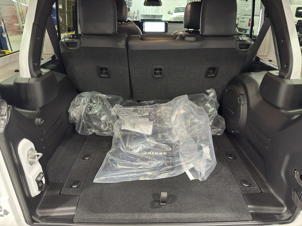 Used 2024 Jeep Wrangler Willys image 13