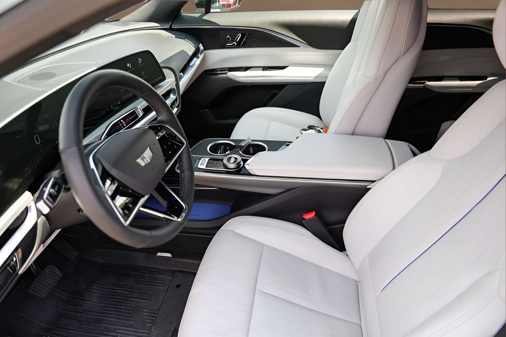 Certified 2024 Cadillac Lyriq Sport w/ LPO, Floor Liner Package AWD/4WD image 8